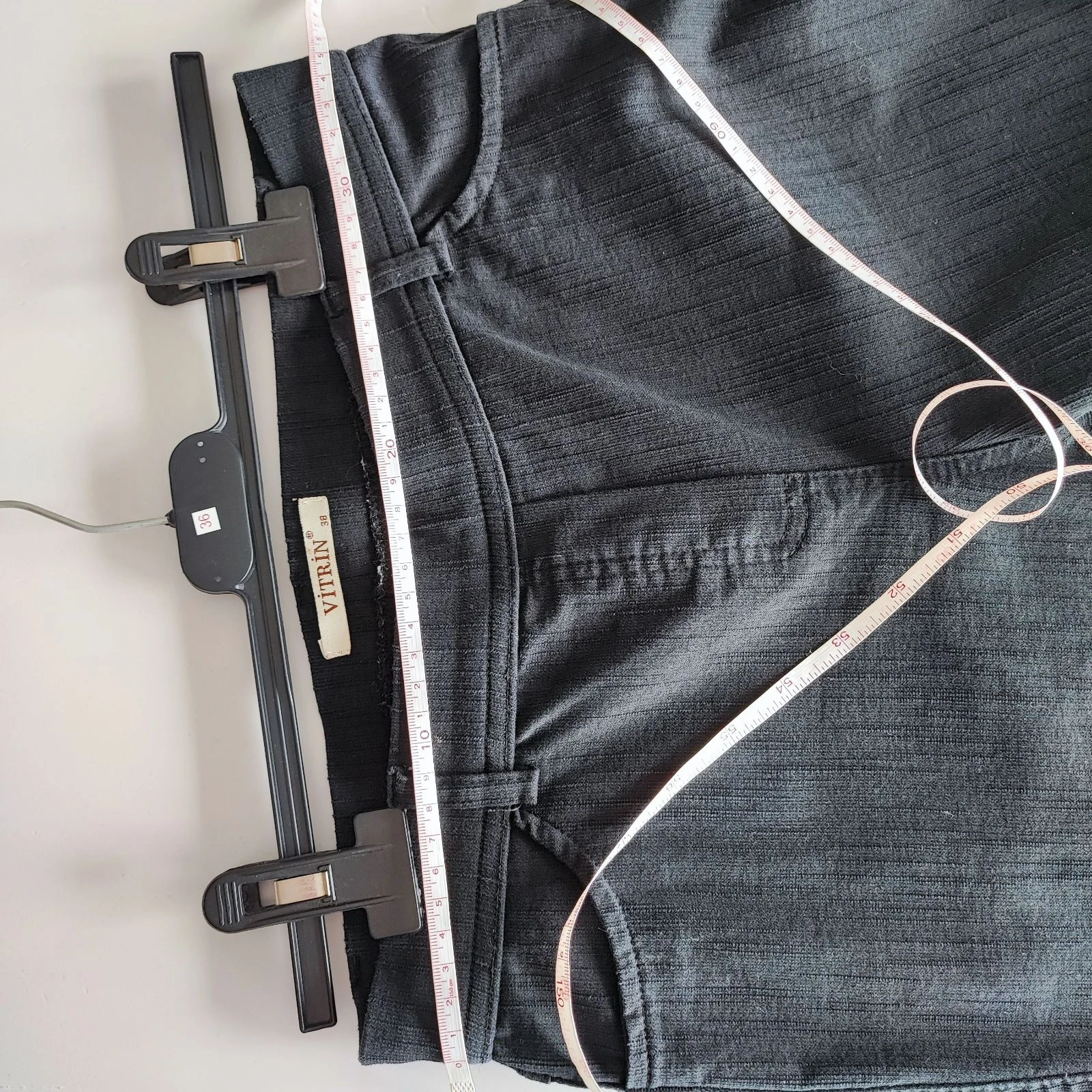 Calça jeans preta corte slim – photo 6